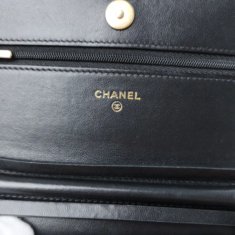 Chanel Crossbody Bag Classic Flap WOC CF WOCWOC Bag Black Grained Calfskin Mini 19.2 × 3.5 × 12.3 cm — detail view 10 of 13