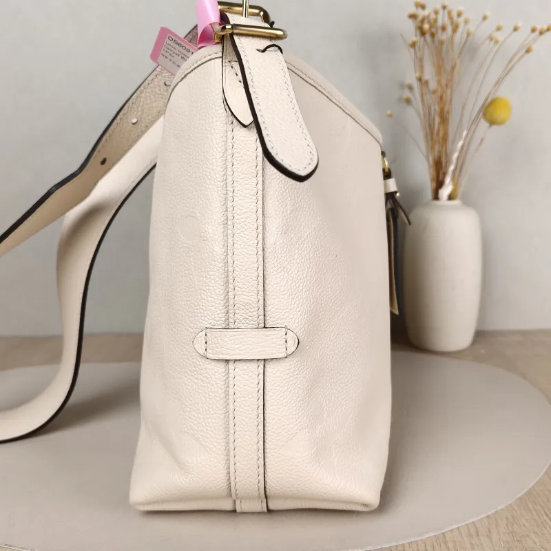 Louis Vuitton Crossbody Bag Carryall White Calfskin Small 29.5 × 12 × 24 cm — detail view 1 of 12