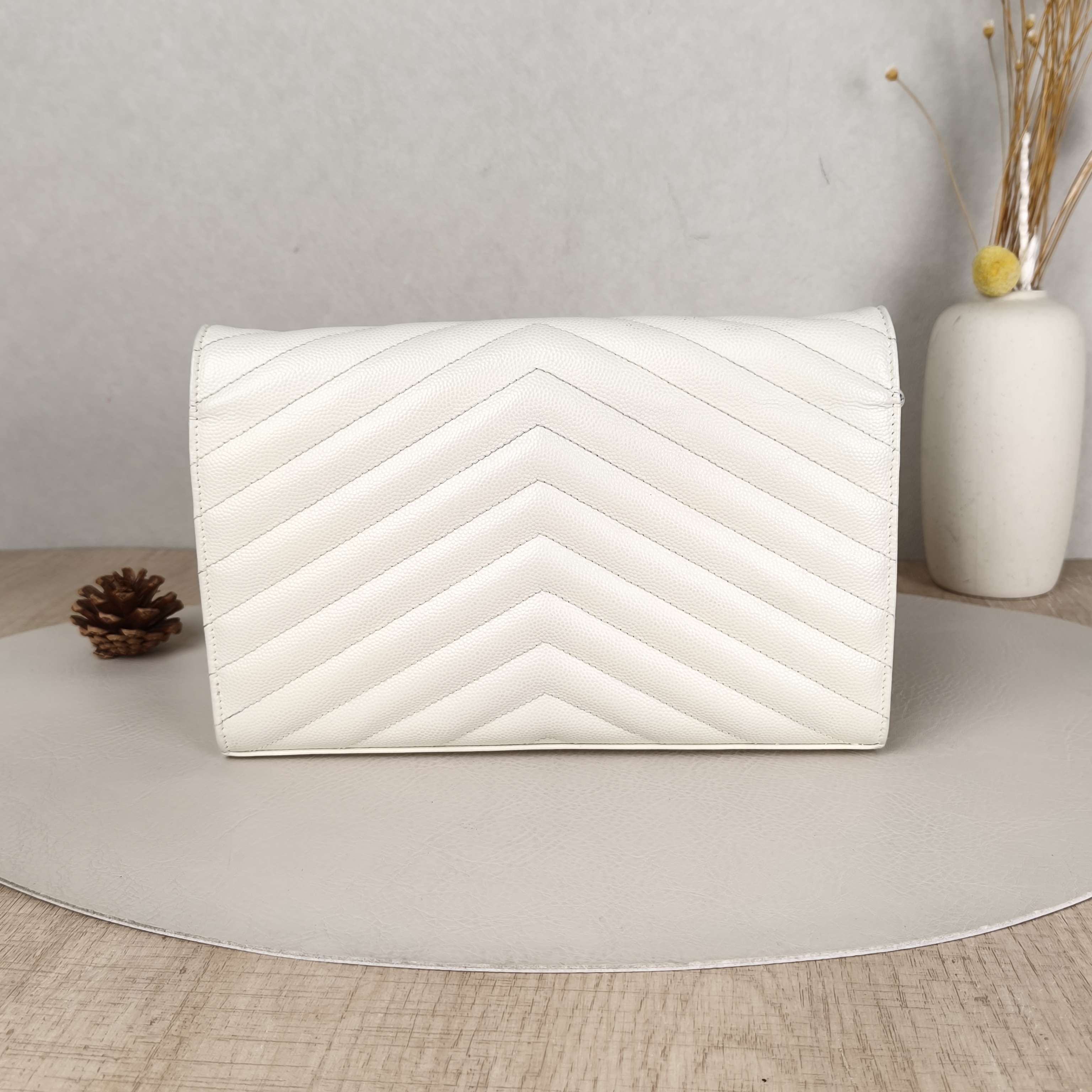 SAINT LAURENT Crossbody Bag CASSANDRE ENVELOPE White Grained Calfskin One Size22.5 × 4 × 14 cm — cover view 5 of 5