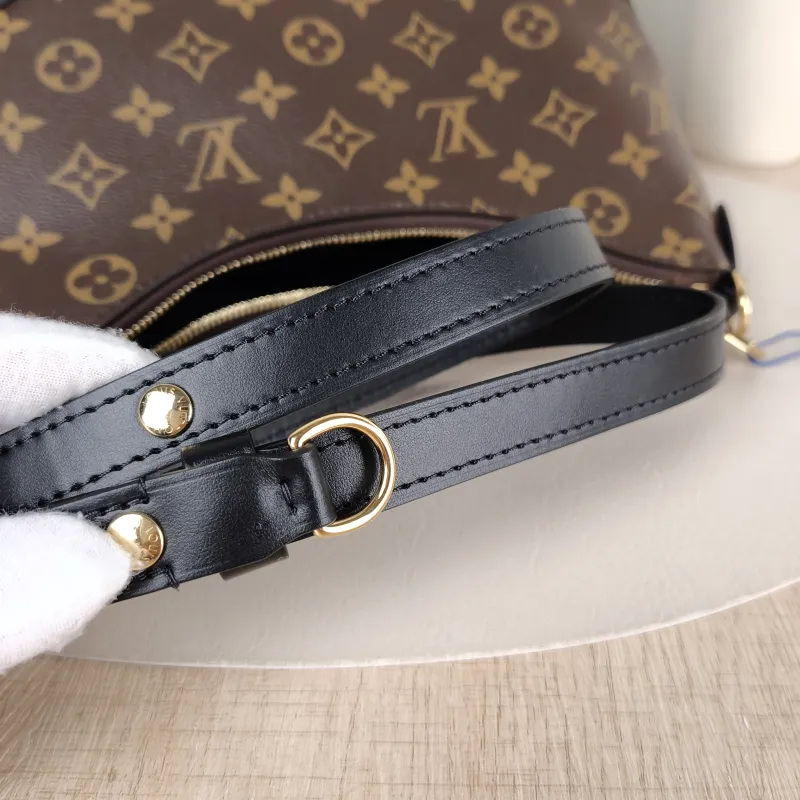Louis Vuitton Crossbody Bag Boulogne PVC Small 26 × 9.5 × 16 cm — detail view 7 of 10