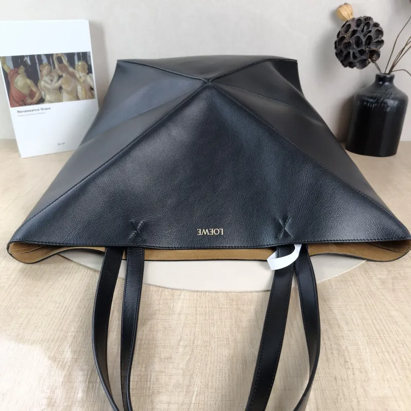 LOEWE Top Handle Bag Puzzle Fold Shopping Tote Black CC alfskin Large 42 × 41 × 18 cm — detail view 2 of 9