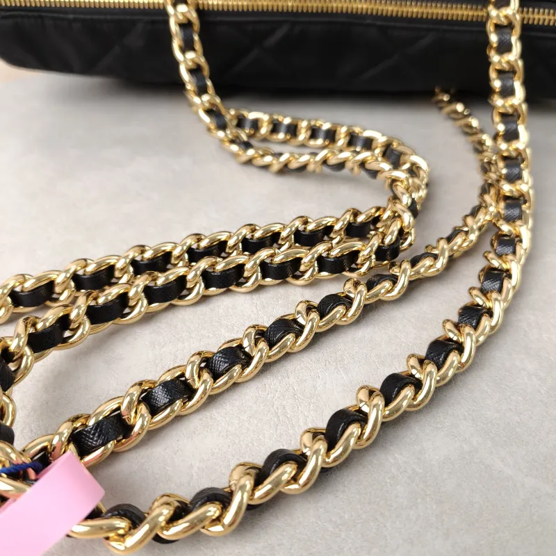 PRADA Shoulder Bag Re-Edition Black Nylon One Size 35 × 9 × 27 cm — detail view 1 of 12
