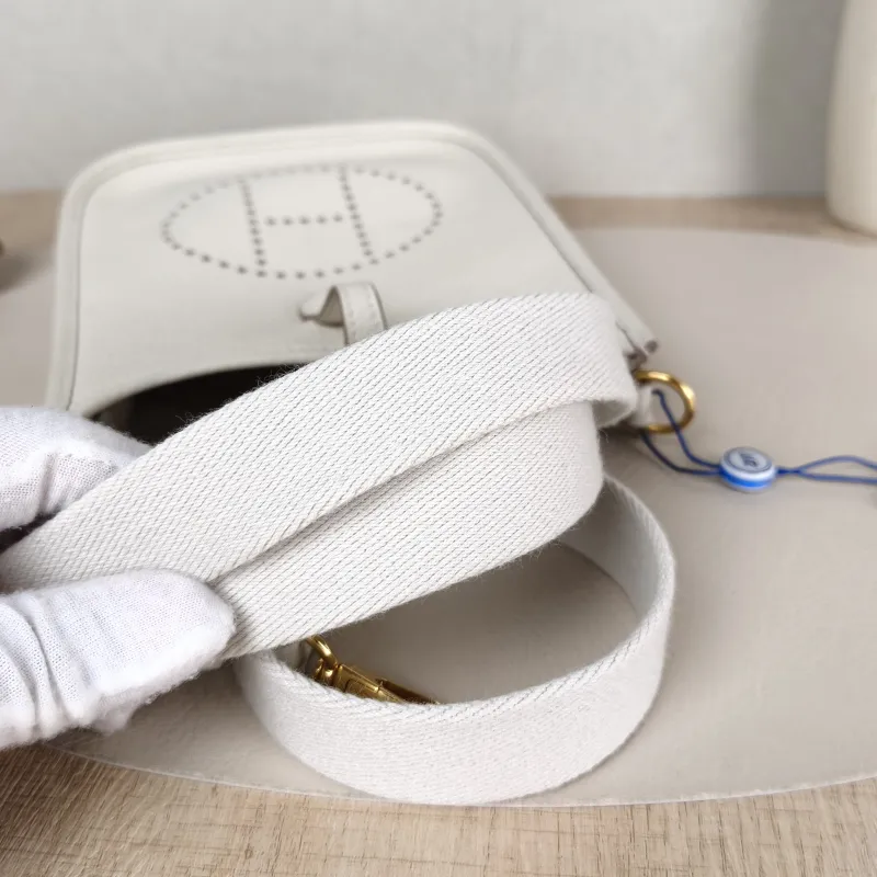 Hermès Crossbody Bag Evelyne Mini 16 Mini 16 10Craie TC Calfskin Mini 17 × 5.5 × 18 cm G — detail view 6 of 9
