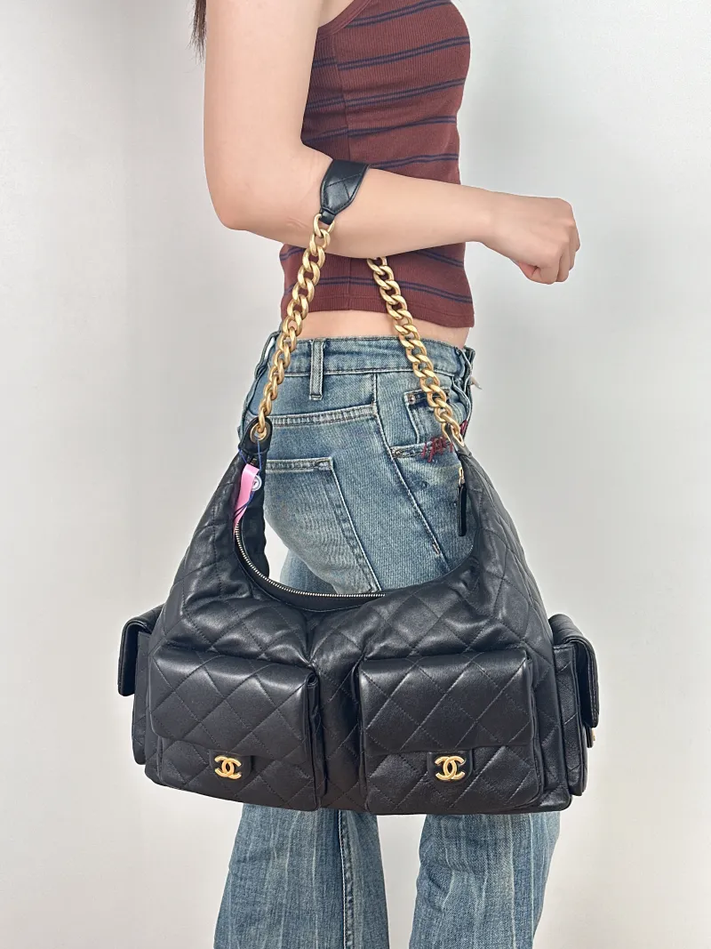Chanel Shoulder Bag25C Hobo Shoulder Bag Black Lambskinmaxi Large39 × 14 × 35 cm — on-model view 1 of 2