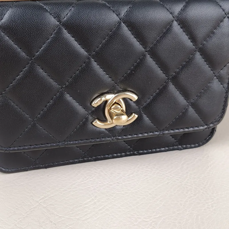 Chanel Crossbody Bag trendy cc woc Black Lambskin Mini 15.5 × 4 × 11 cm 30 — detail view 9 of 14