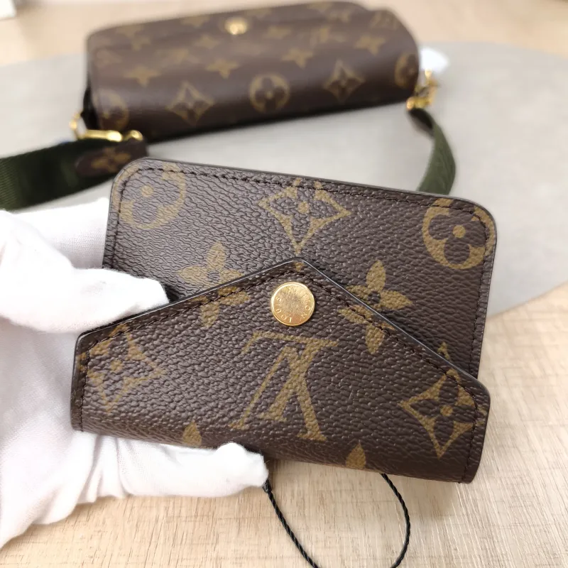 Louis Vuitton Crossbody Bag FÉLICIE STRAP & GO Monogram PVC Small17 × 3.5 × 9.6 cm — detail view 4 of 16