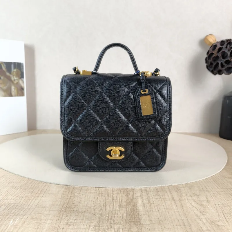 Chanel Crossbody Bag Messenger Bag Black Grained Calfskin 17 × 6 × 16 cm