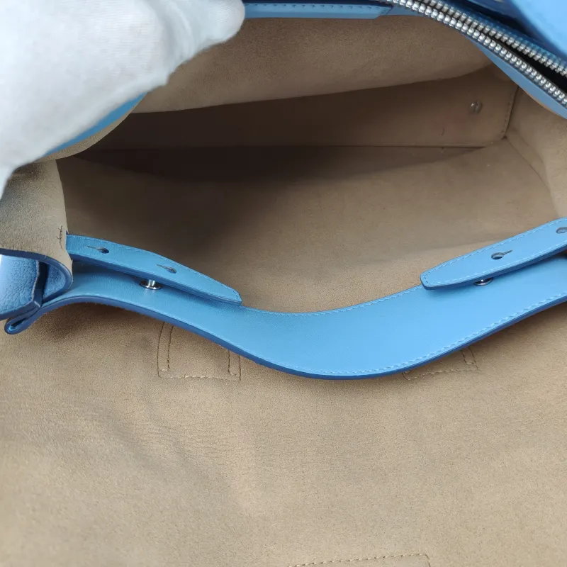 MCM Shoulder Bag Tote Bag Blue Calfskin One Size 31 × 15 × 22 cm — detail view 4 of 15
