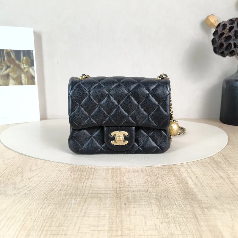 Chanel Crossbody Bag Classic Flap Mini CF Mini Black with Gold-Tone Hardware SL ambskinmini17 × 8 × 13.5 cm