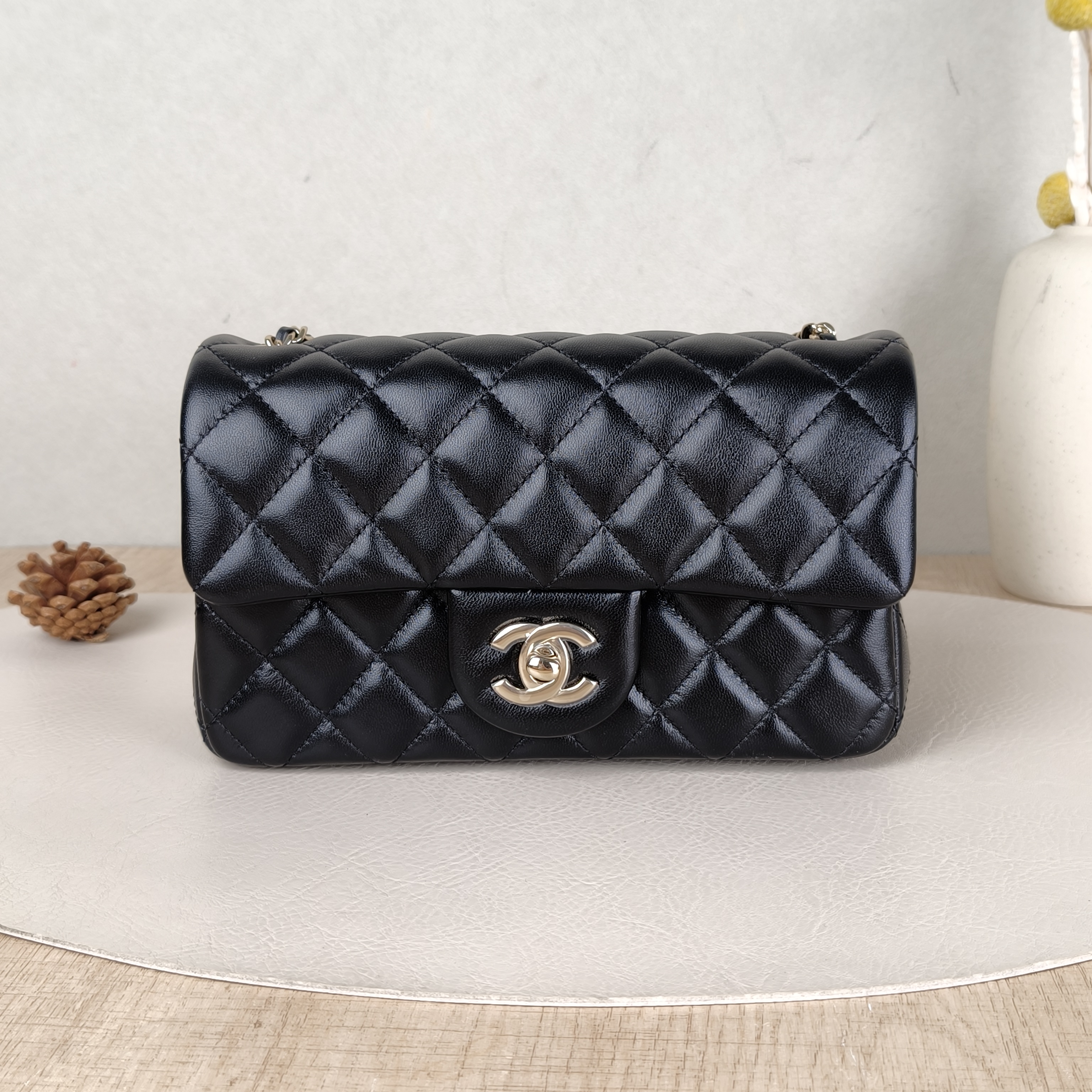 Chanel Crossbody Bag mini Black Lambskin One Size20 × 6 × 12 cm
