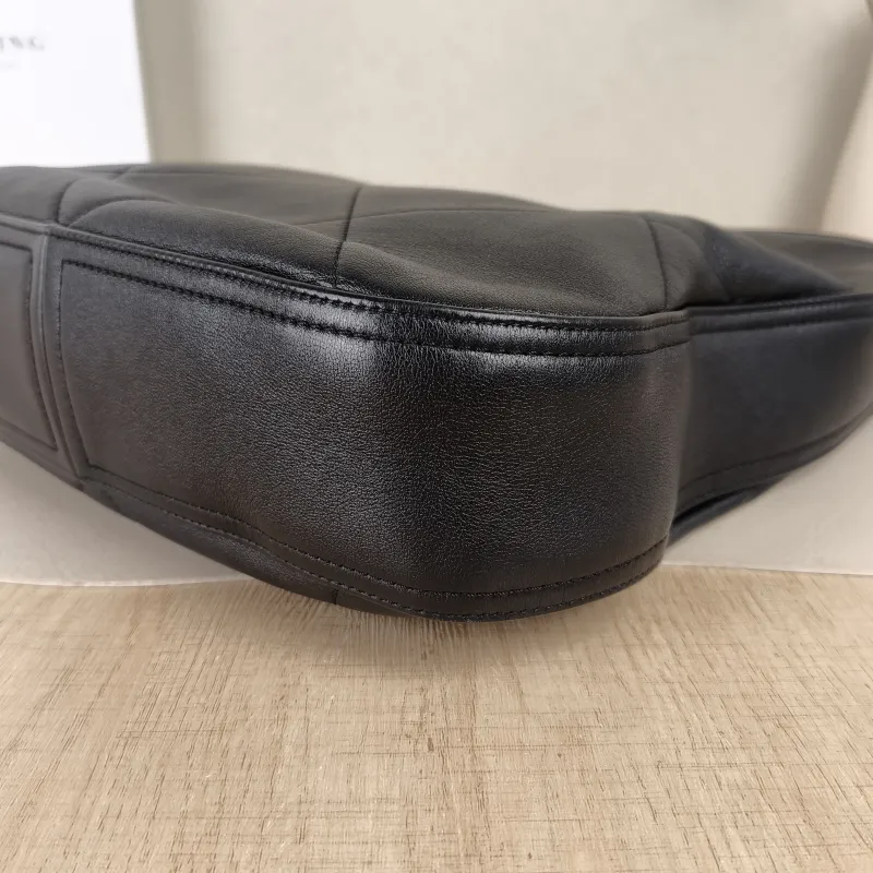 Chanel Shoulder Bag hobo Black Calfskin One Size29 × 6.5 × 27 cm — detail view 5 of 14