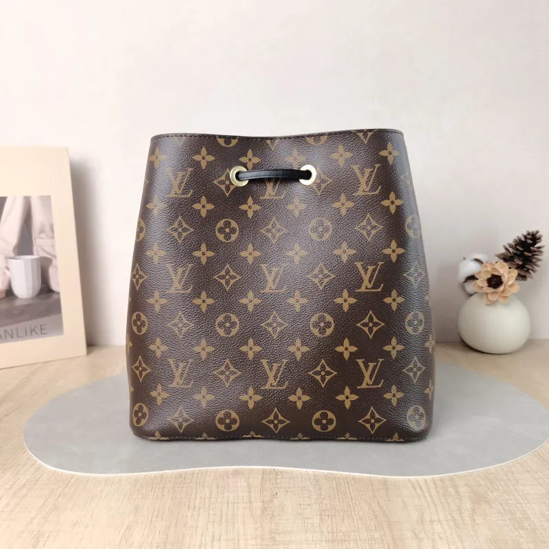 Louis Vuitton Shoulder Bag NÉONOÉ Bucket Bag Black PVC Medium 26 × 17.5 × 26 cm — cover view 3 of 5