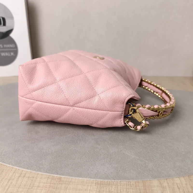 Chanel Crossbody Bag Woven Pink Grained Calfskin One Size18.5 × 7 × 14.5 cm — detail view 2 of 12