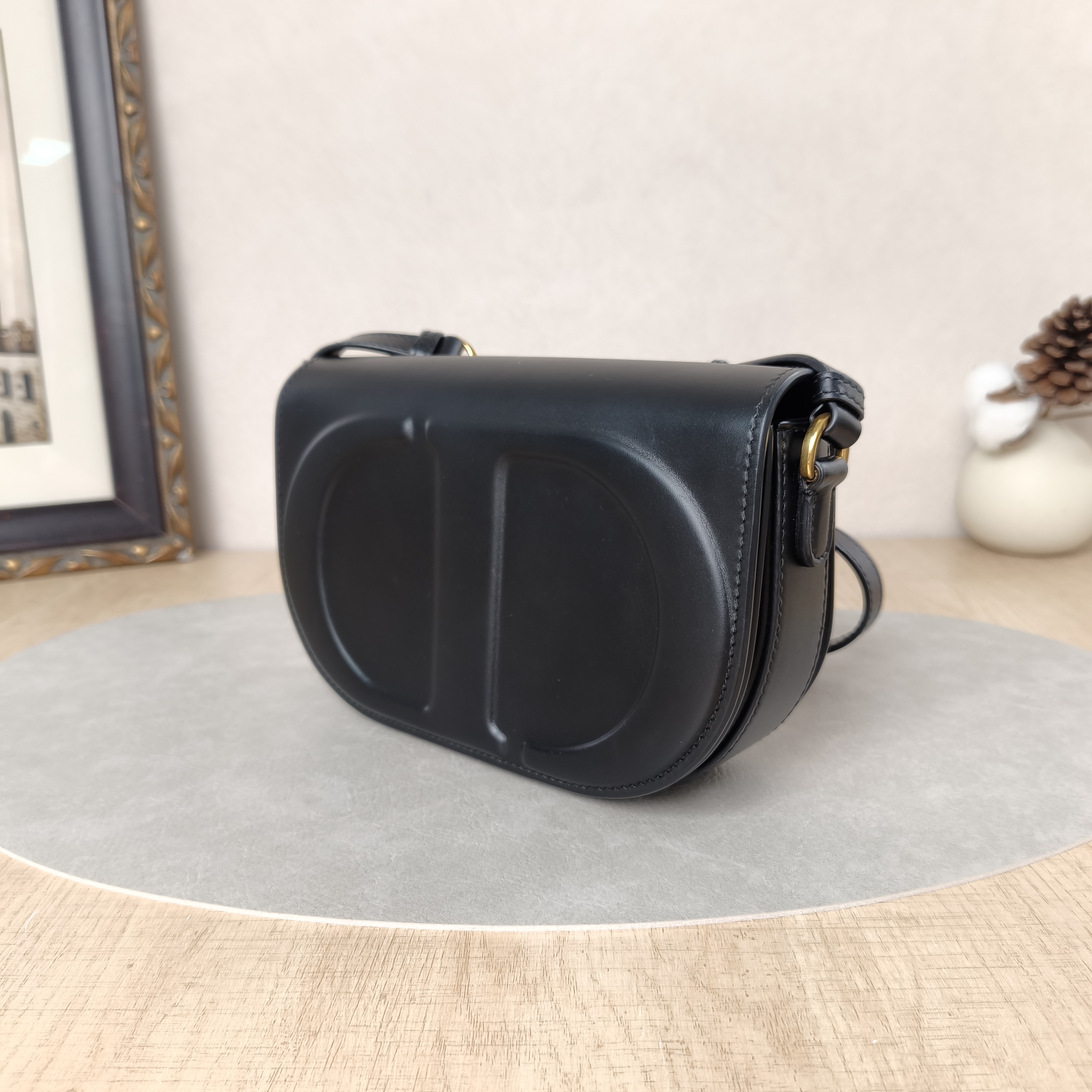 DIOR Crossbody Bag CD Signature Crossbody Bag Black Calfskin One Size21 × 6 × 12 cm — cover view 5 of 5