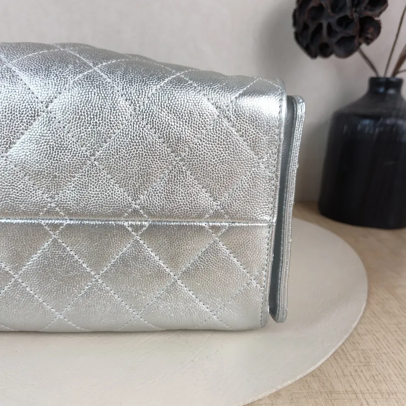 Chanel Shoulder Bag 25Bag Silver Grained Calfskin Small 26 × 14 × 30 cm — detail view 4 of 10