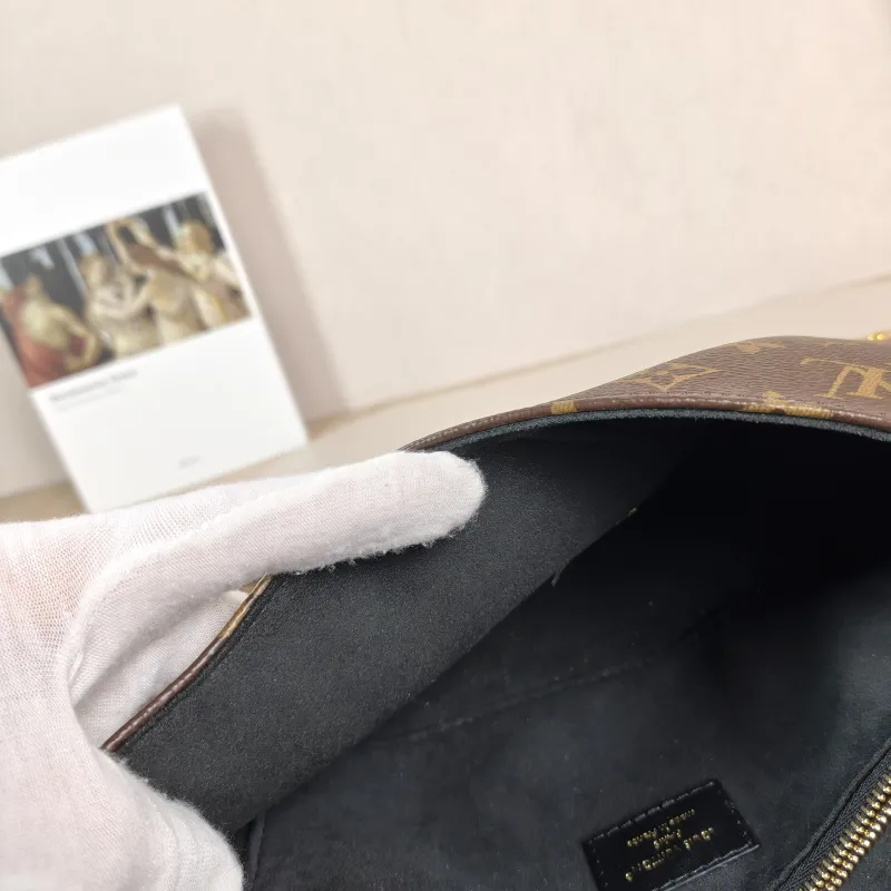 Louis Vuitton Shoulder Bag Trunkie Box Chain Bag Monogram PVC Large 27 × 8 × 16 cm — detail view 12 of 14