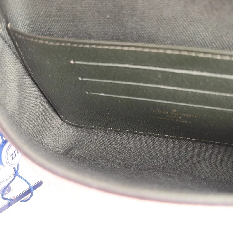 Louis Vuitton Crossbody Bag FÉLICIE STRAP & GO Monogram PVC Small 17 × 3.5 × 9.6 cm — detail view 3 of 10