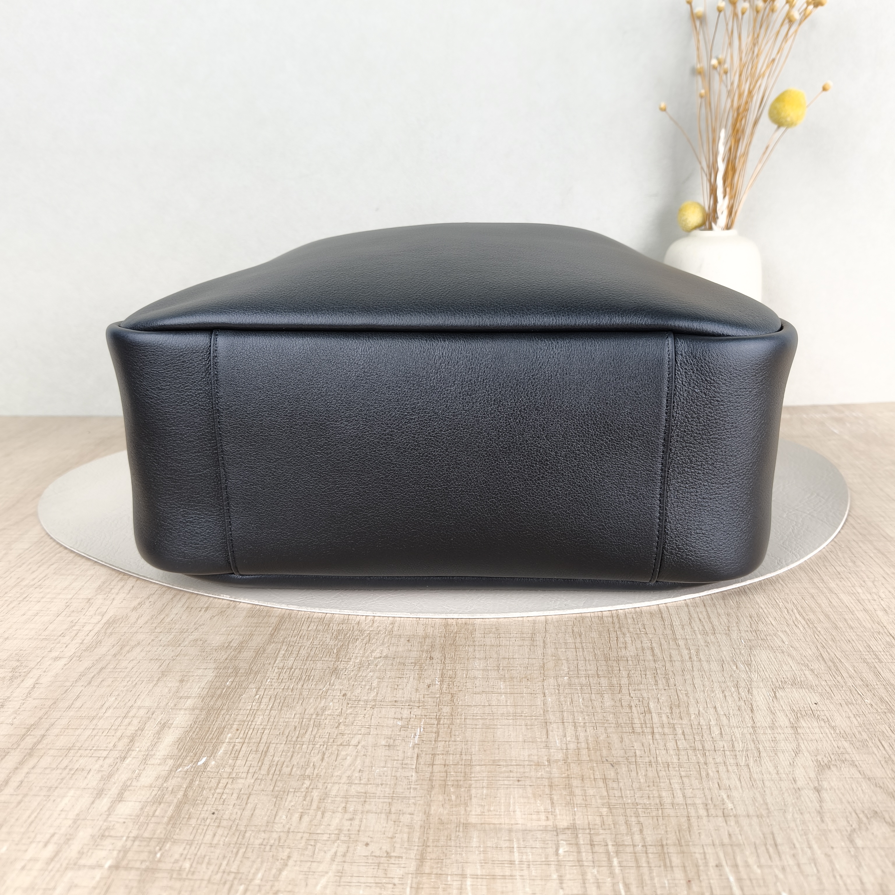SAINT LAURENT Shoulder Bag LE 5 À 7 Hobo Inner Pouch Black Calfskin Large30 × 11 × 28 cm — cover view 5 of 5