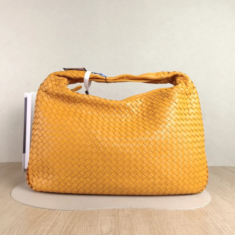 Bottega Veneta Shoulder Bag Veneta Vintage Edition Yellow Lambskin One Size 47 × 3 × 30 cm