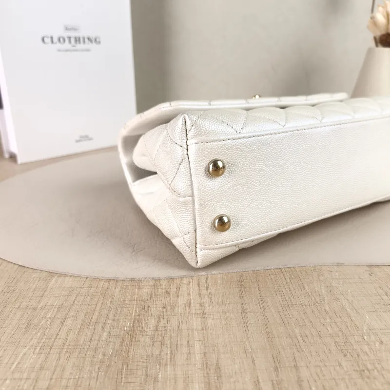 Chanel Top Handle Bag Coco Handle​ Grained Calfskin Small24 × 10 × 14 cm — detail view 3 of 15