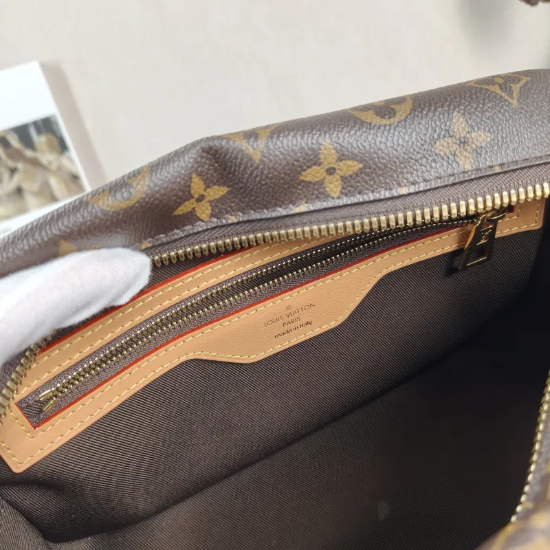 Louis Vuitton Shoulder Bag cite Monogram PVC One Size 26 × 11 × 16 cm — detail view 5 of 12
