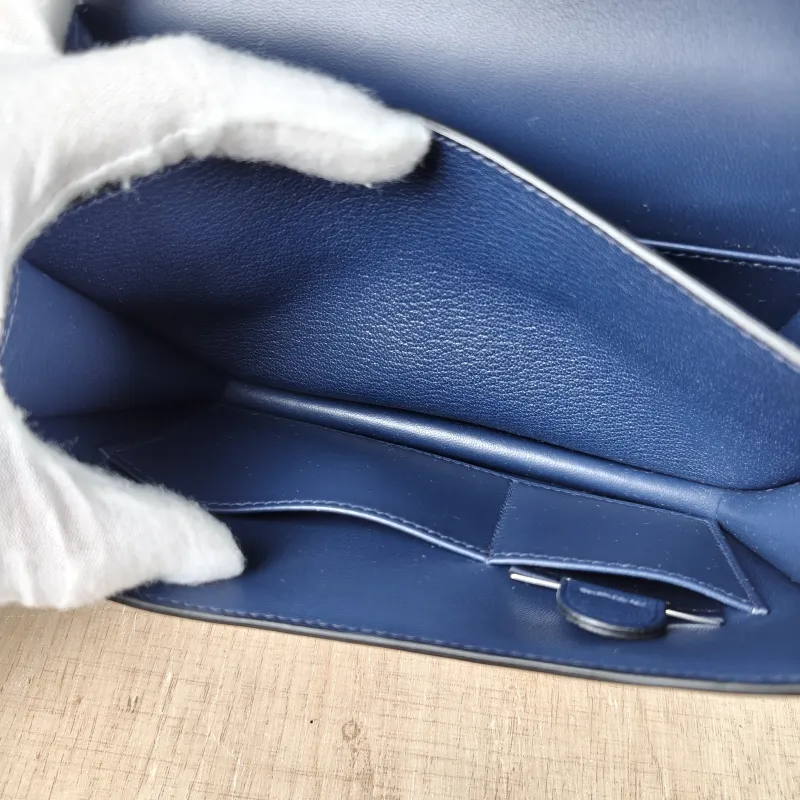 Hermès Crossbody Bag Constance 19 Gold-Tone Hardware 7U Lambskin Mini 19 × 4 × 15 cm G — detail view 12 of 14