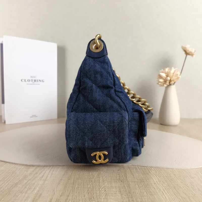 Chanel Shoulder Bag c hobo Blue Small 31 × 15 × 22 cm — detail view 5 of 13
