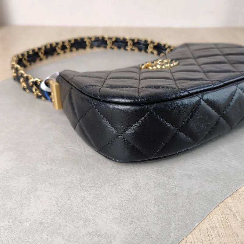 Chanel Shoulder Bag hobo 19 Black Lambskin Small 20 × 4.5 × 13 cm — detail view 5 of 11