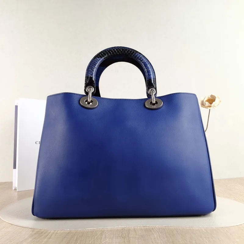 DIOR Top Handle Bag issimo Tote Bag Navy Calfskin · Medium 32 × 11 × 23 cm — cover view 4 of 5