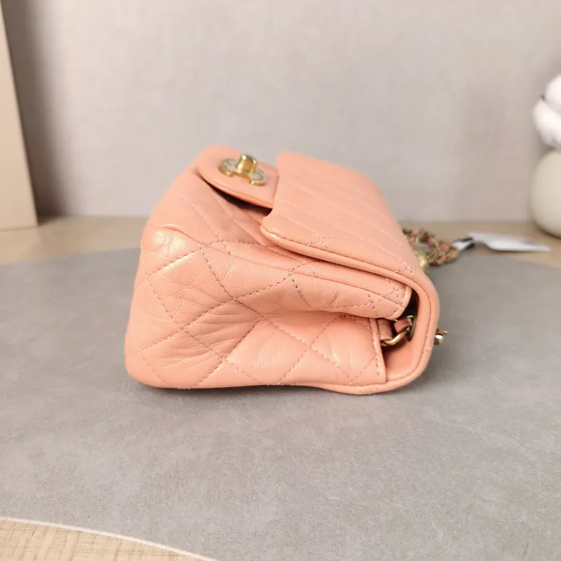 Chanel Crossbody Bag Pink Lambskin One Size 17 × 8 × 13.5 cm — detail view 2 of 12