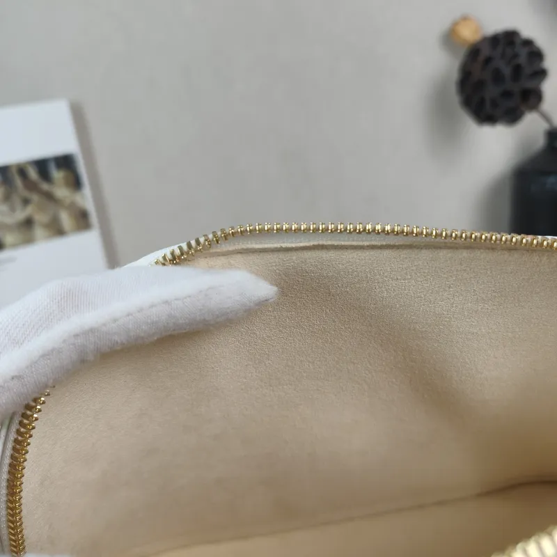 Louis Vuitton Crossbody Bag Alma BB Multicolore PVC BB 23.5 × 11.5 × 17.5 cm — detail view 6 of 11