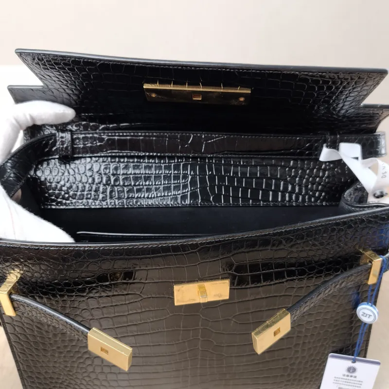 SAINT LAURENT Shoulder Bag MANHATTAN Black Calfskin Medium29 × 7.5 × 20 cm — detail view 1 of 15