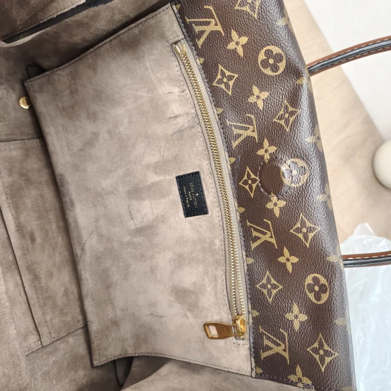 Louis Vuitton Top Handle Bag W Tote Black · Monogram PVC · Calfskin One Size35 × 11 × 25 cm — detail view 6 of 14