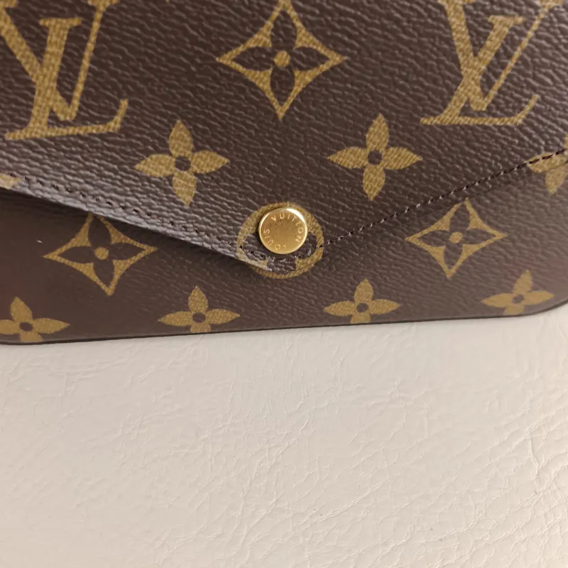 Louis Vuitton Crossbody Bag FÉLICIE STRAP & GO Monogram PVC Small 17 × 3.5 × 9.6 cm — detail view 8 of 10