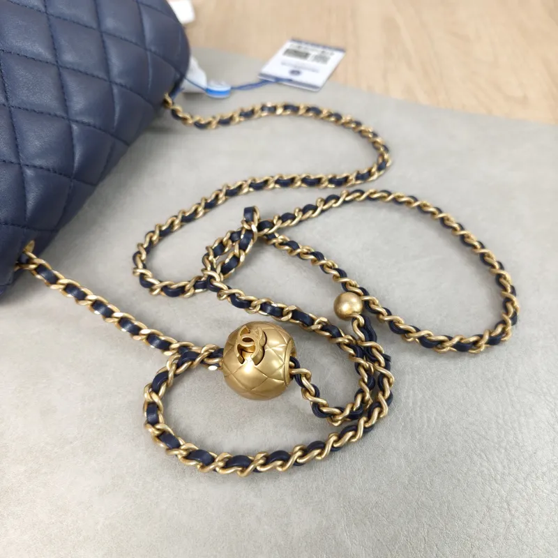 Chanel Crossbody Bag Blue Lambskin 17 × 8 × 13.5 cm — detail view 4 of 11