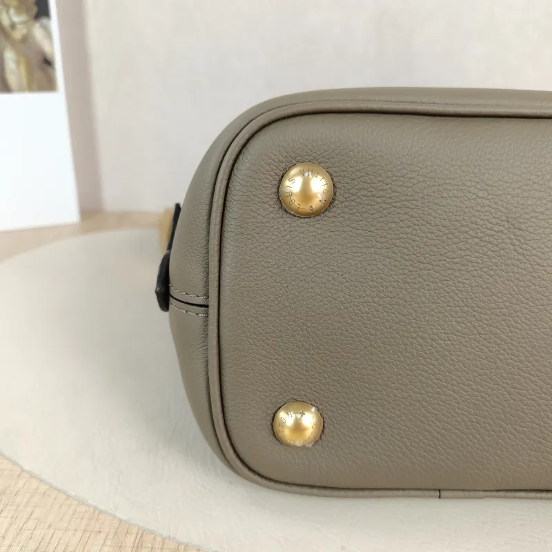 Louis Vuitton Top Handle Bag LOW KEY ALL IN BB Calfskin BB 16 × 12 × 18 cm — detail view 4 of 12