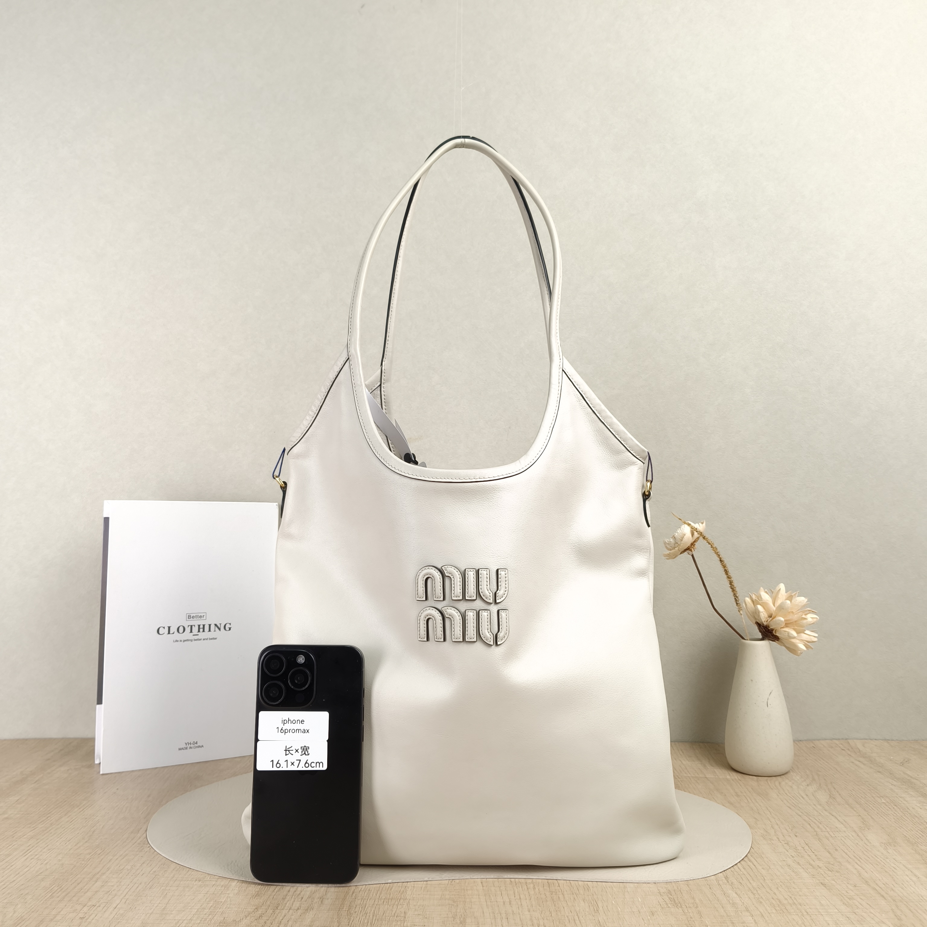 Miumiu Shoulder Bag IVY Tote Shopping Tote White Calfskin Medium35*40 — cover view 4 of 5