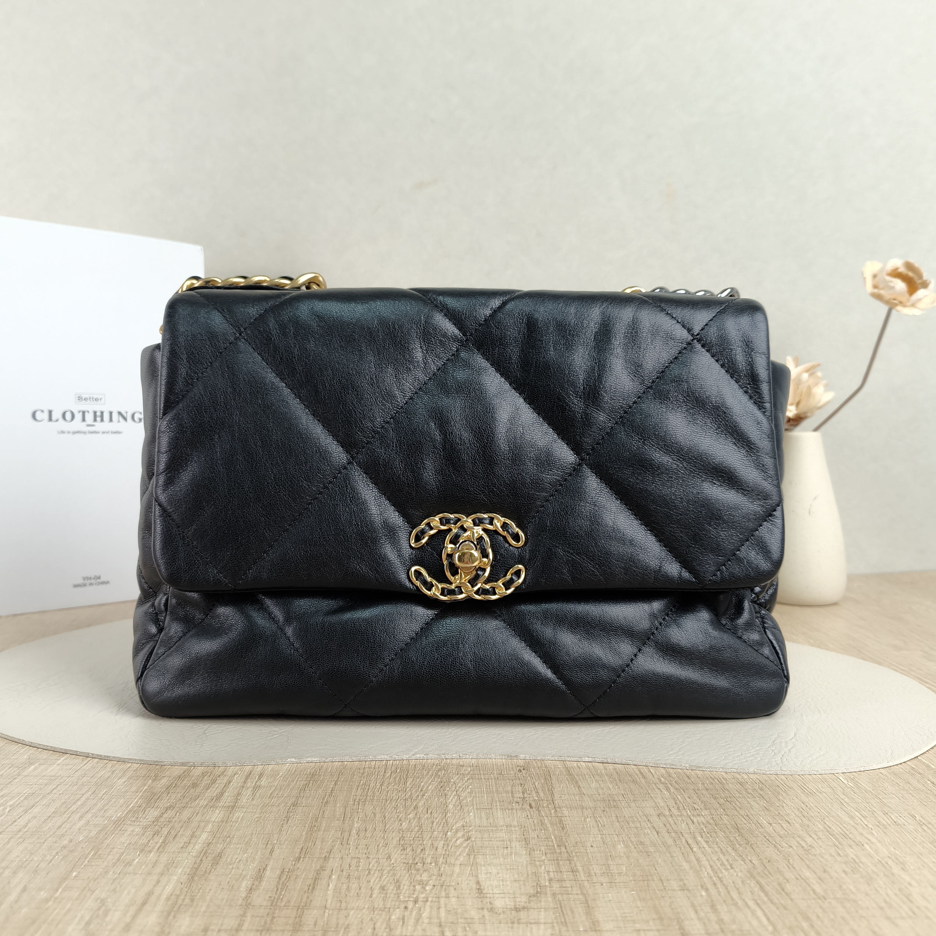 Chanel Crossbody Bag19Bag Black SL ambskin Medium30 × 10 × 20 cm