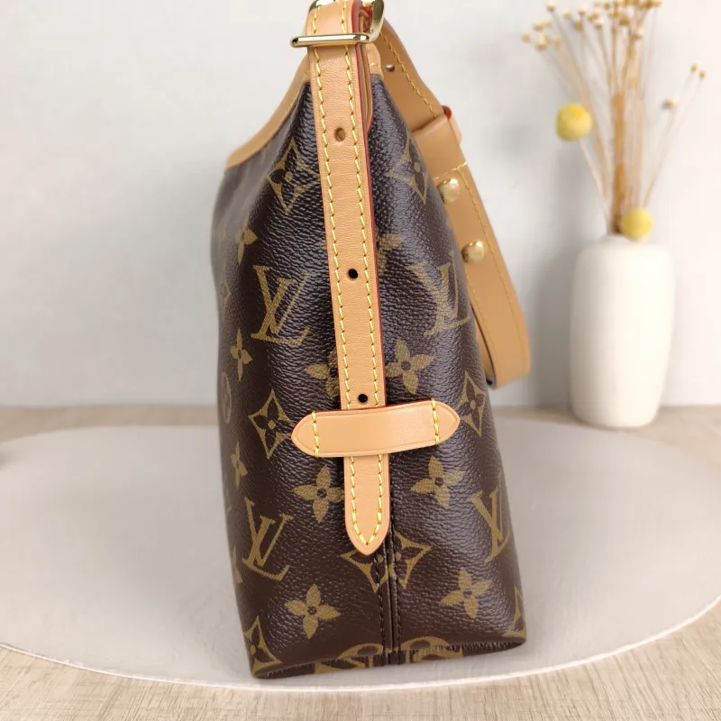 Louis Vuitton Shoulder Bag Carryall East West Monogram PVC 36 × 10 × 19 cm — detail view 3 of 13