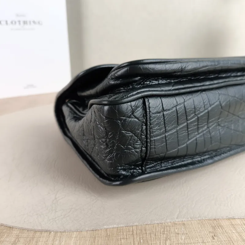 SAINT LAURENT Crossbody Bag Niki D Green Waxed Leather Small 21 × 7.5 × 16 cm — detail view 4 of 12