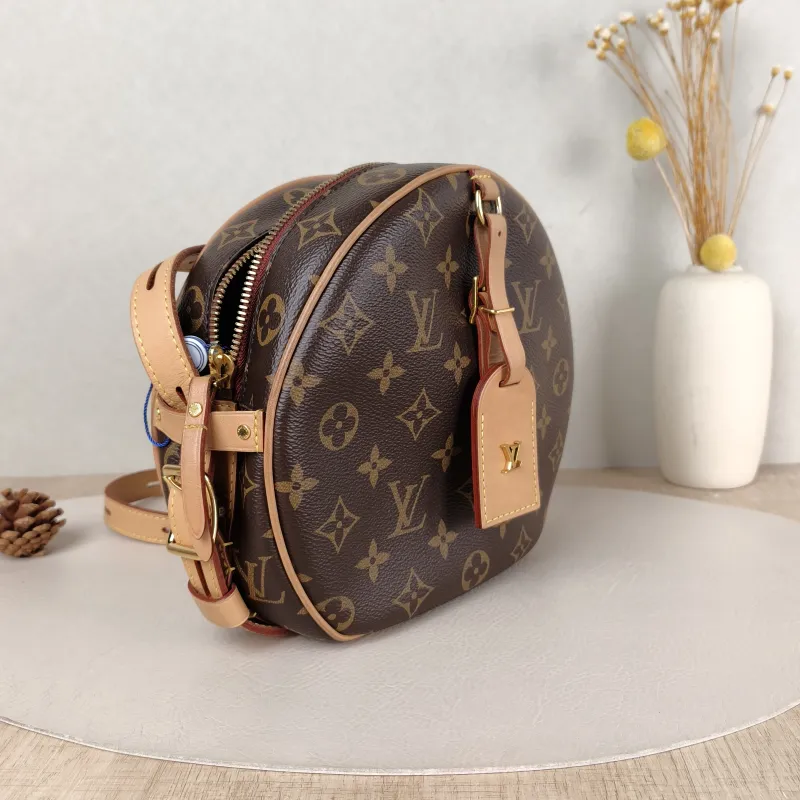 Louis Vuitton Crossbody Bag BOITE CHAPEAU SOUPLE Monogram PVC Large 20 × 8 × 22.5 cm — cover view 2 of 5