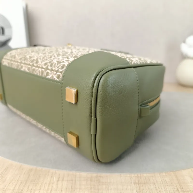 LOEWE Crossbody Bag amazona 23 Green Canvas One Size 24 × 10 × 15 cm — detail view 1 of 13