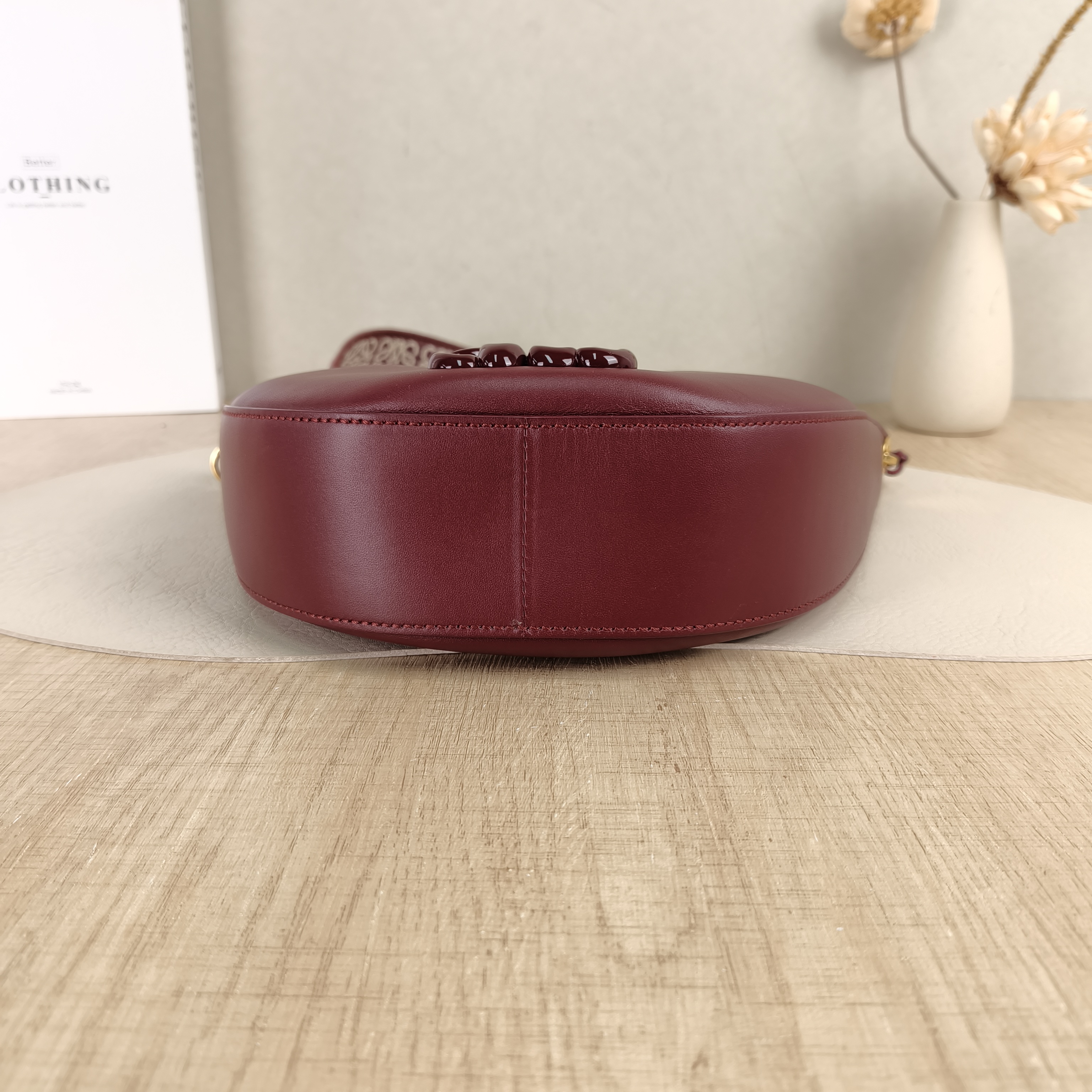 LOEWE Shoulder Bagluna Shoulder Bag Red Calfskin One Size30 × 6 × 20.5 cm — cover view 2 of 5