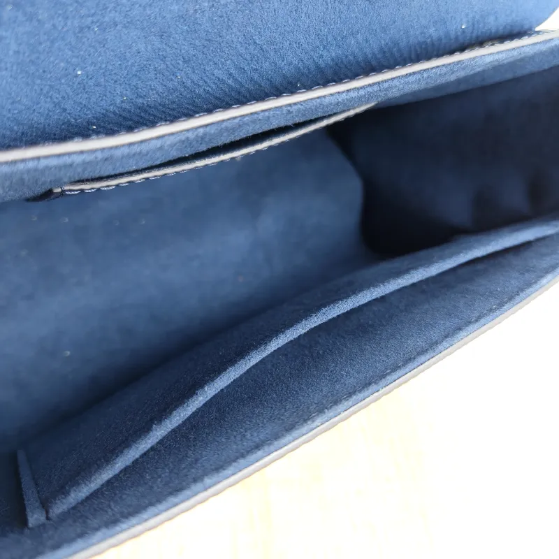 Louis Vuitton Crossbody Bag Twist Blue Epi Embossed Calfskin Medium23 × 9.5 × 17 cm — detail view 10 of 11
