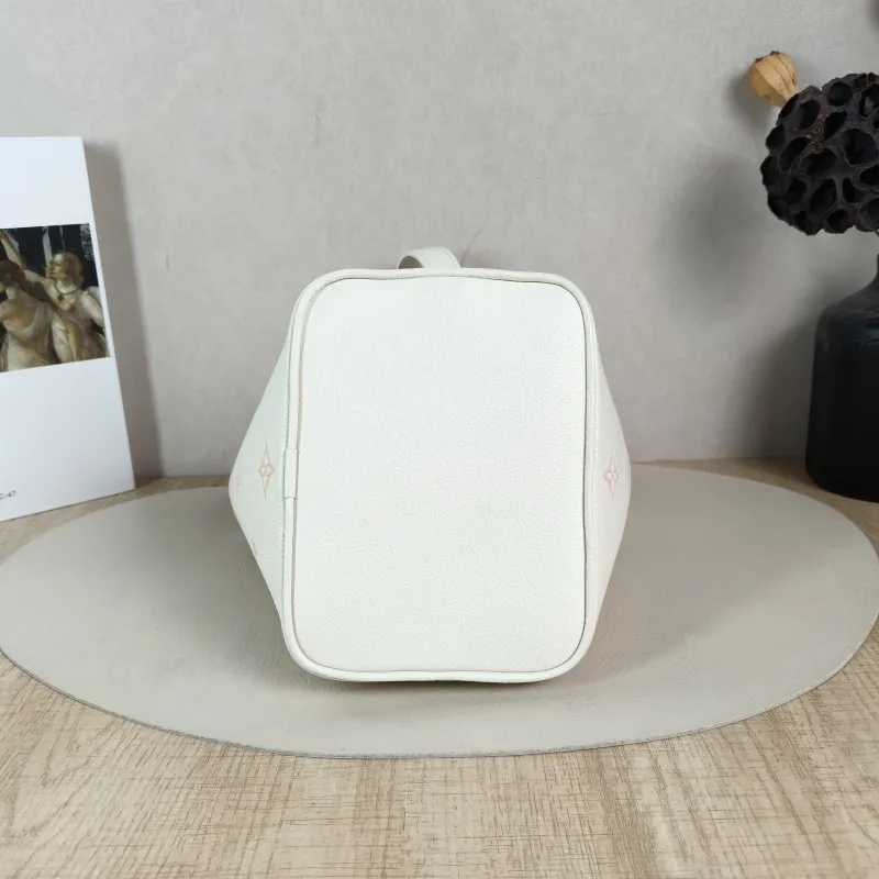 Louis Vuitton Top Handle Bag ALL IN BB White · Pink Calfskin BB16 × 12 × 18 cm — cover view 4 of 5