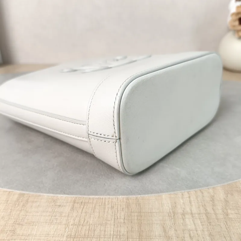 CELINE Shoulder Bag BUCKET TRIOMPHE Bucket Bag White Calfskinmini16 × 7 × 19.5 cm — detail view 3 of 10