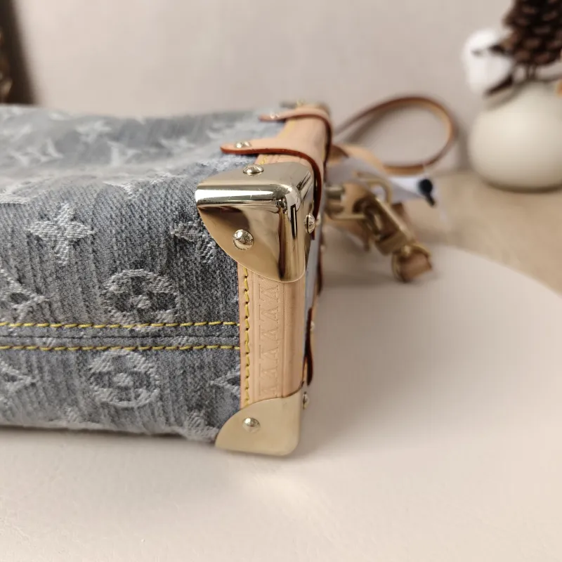 Louis Vuitton Crossbody Bag Side Trunk Box Grey Medium23.5 × 8.5 × 16 cm — cover view 5 of 10
