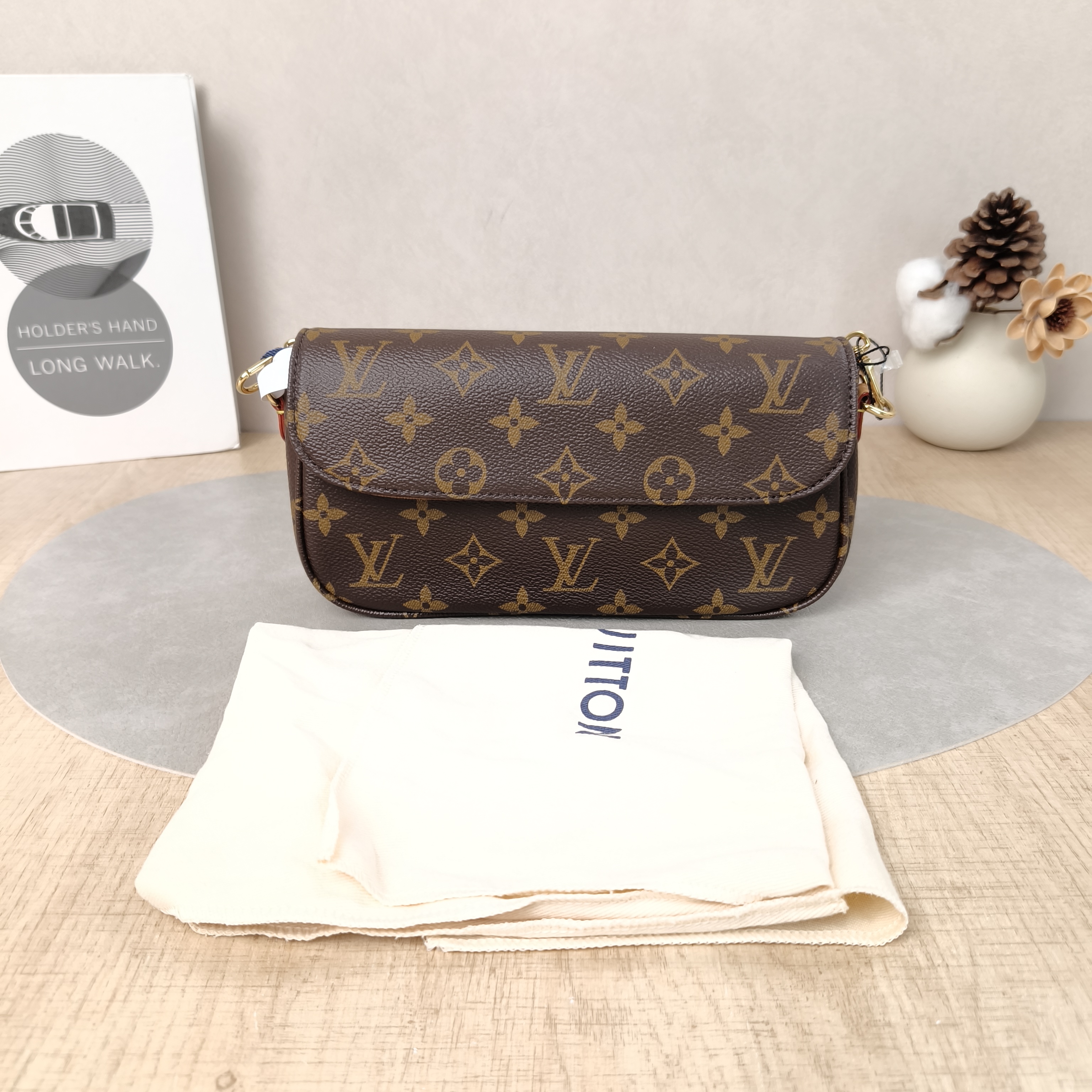 Louis Vuitton Crossbody Bag IVY Monogram PVC Small23.5 × 4.3 × 12 cm — cover view 5 of 6