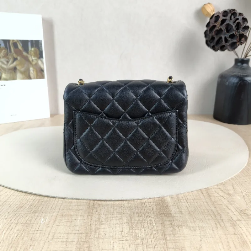Chanel Crossbody Bag Black Lambskin One Size 17 × 8 × 13.5 cm — cover view 3 of 5