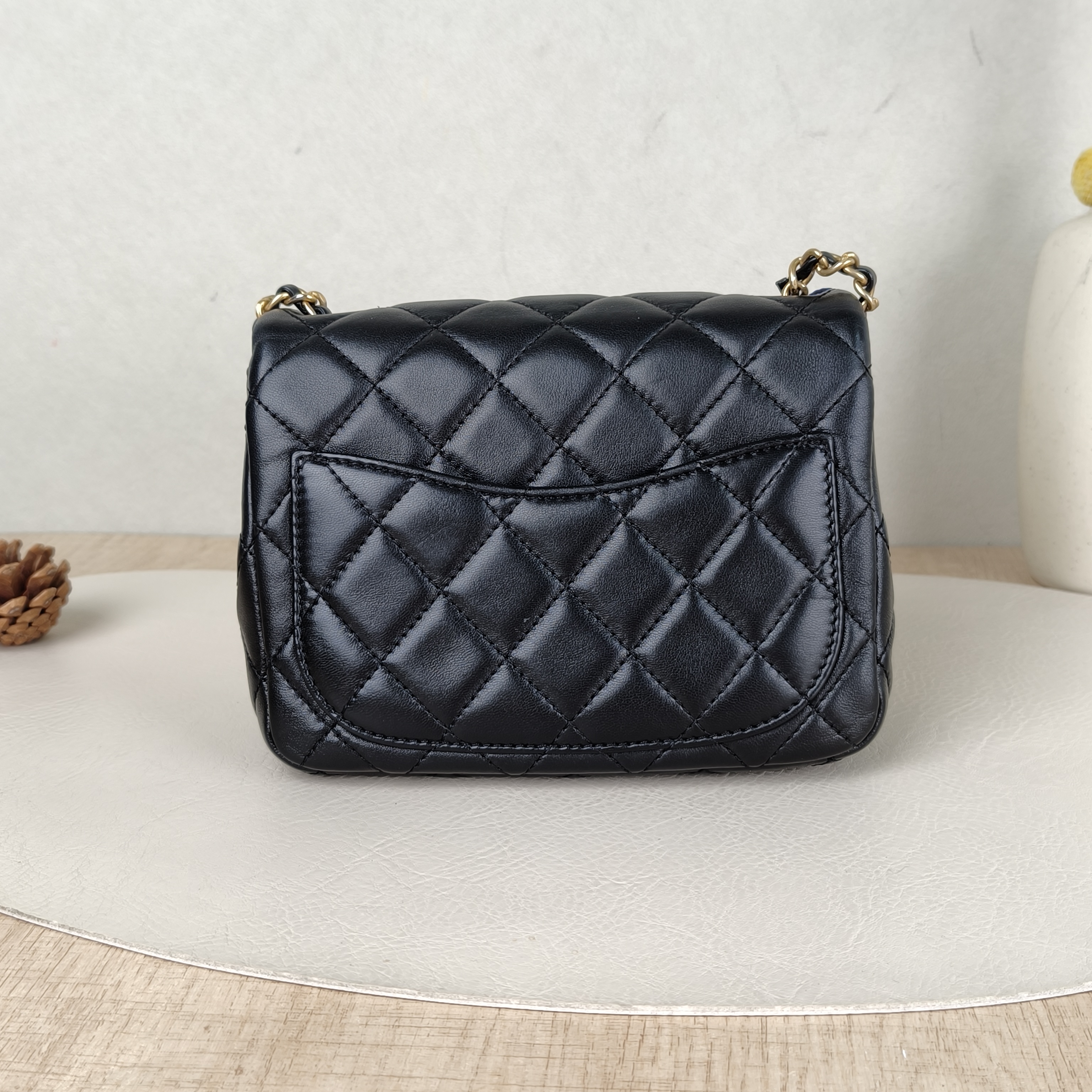 Chanel Crossbody Bag Black Lambskin One Size17 × 8 × 13.5 cm — cover view 3 of 5